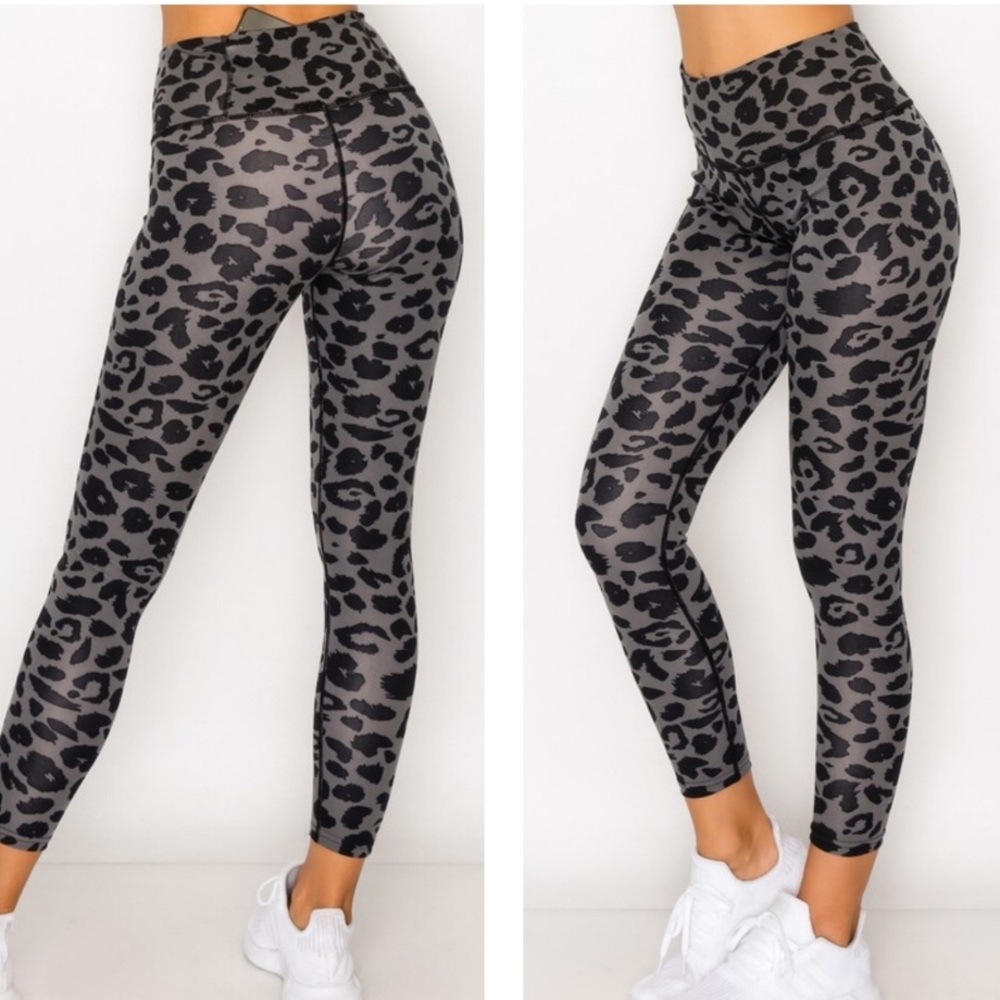 NWT High Waist Leopard Print Leggings w/ Pocket - Picture 1 of 8